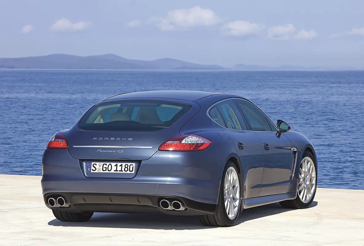 خرید و فروش قسطی ماشین پانامرا در سال 1404