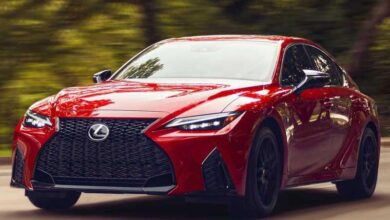 خرید و فروش قسطی ماشین IS در سال 1404